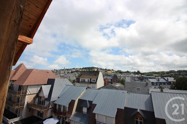 Afficher la photo en grand Appartement F2 à vendre - 2 pièces - 35 m2 - DEAUVILLE - 14 - BASSE-NORMANDIE