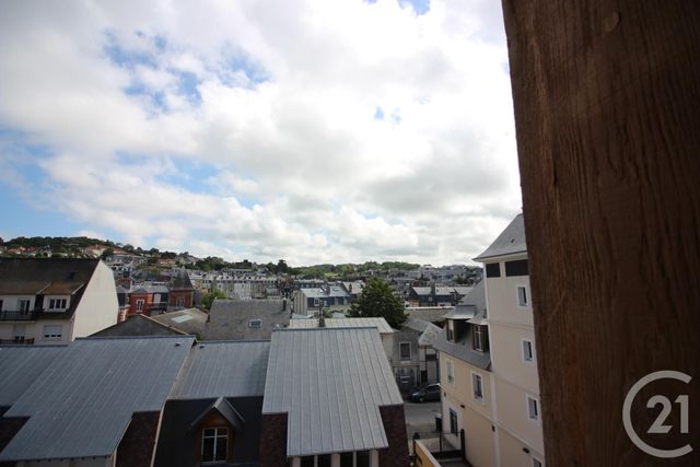 Afficher la photo en grand Appartement F2 à vendre - 2 pièces - 35 m2 - DEAUVILLE - 14 - BASSE-NORMANDIE