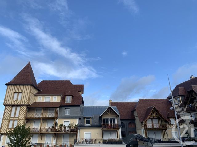 Afficher la photo en grand Appartement F2 à vendre - 2 pièces - 35 m2 - DEAUVILLE - 14 - BASSE-NORMANDIE