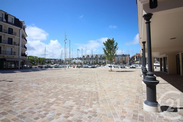 Afficher la photo en grand Appartement F2 à vendre - 2 pièces - 35 m2 - DEAUVILLE - 14 - BASSE-NORMANDIE