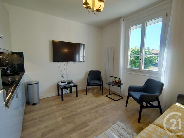 Afficher la photo en grand Appartement F2 à vendre - 2 pièces - 30 m2 - DEAUVILLE - 14 - BASSE-NORMANDIE