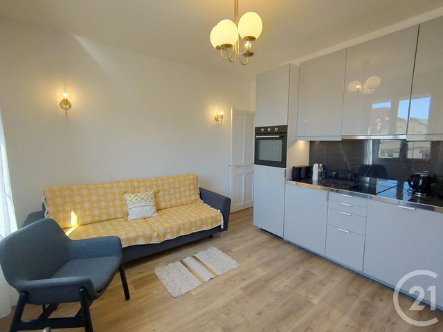 Afficher la photo en grand Appartement F2 à vendre - 2 pièces - 30 m2 - DEAUVILLE - 14 - BASSE-NORMANDIE