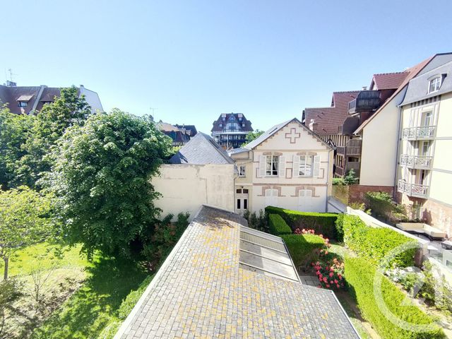 Afficher la photo en grand Appartement F2 à vendre - 2 pièces - 30 m2 - DEAUVILLE - 14 - BASSE-NORMANDIE