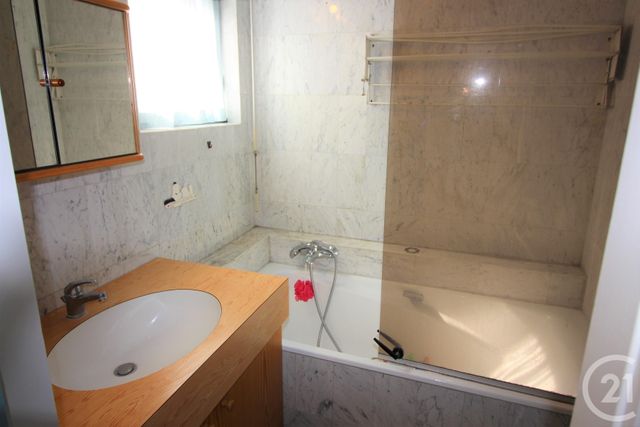 Afficher la photo en grand Appartement F2 à vendre - 2 pièces - 47,80 m2 - TOURGEVILLE - 14 - BASSE-NORMANDIE