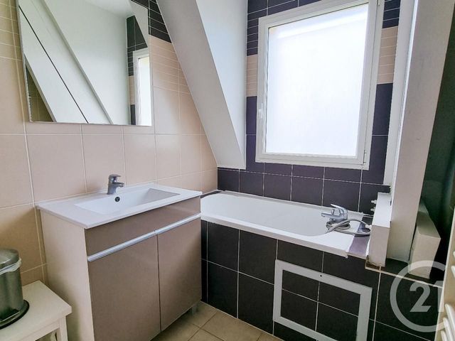 Afficher la photo en grand Appartement F3 à vendre - 3 pièces - 54 m2 - ST ARNOULT - 14 - BASSE-NORMANDIE