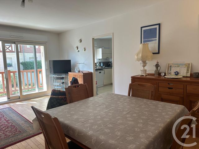 Afficher la photo en grand Appartement F4 à vendre - 4 pièces - 90,26 m2 - Deauville - 14 - BASSE-NORMANDIE