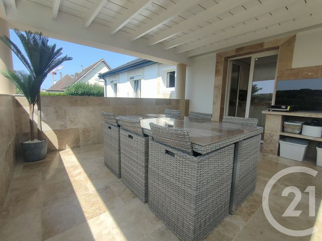 Afficher la photo en grand Maison à vendre - 6 pièces - 146 m2 - Touques - 14 - BASSE-NORMANDIE