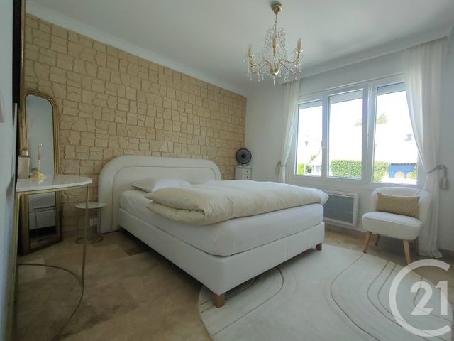 Afficher la photo en grand Maison à vendre - 6 pièces - 146 m2 - Touques - 14 - BASSE-NORMANDIE
