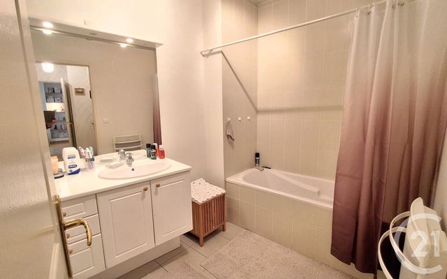 Afficher la photo en grand Appartement F3 à vendre - 3 pièces - 85 m2 - Pont L Eveque - 14 - BASSE-NORMANDIE